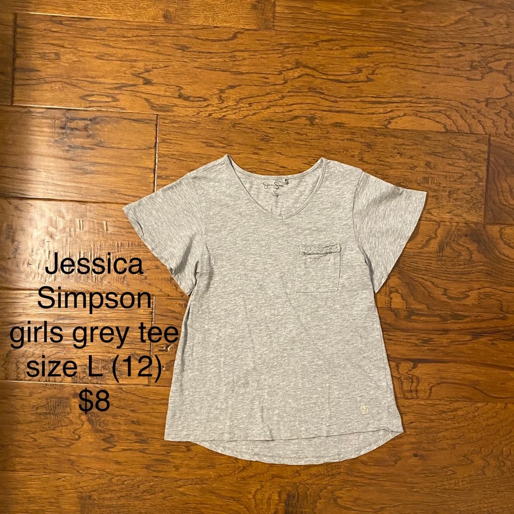 Jessica Simpson girls gray tee with braided pocket